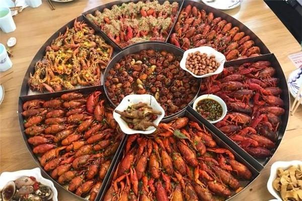 一一妈小龙虾串串香小吃馆